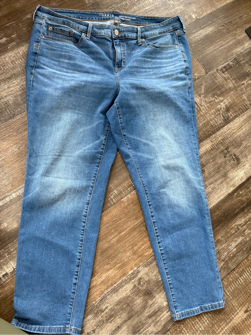 Torrid perfect boyfriend ankle Women's Light Blue denim 18